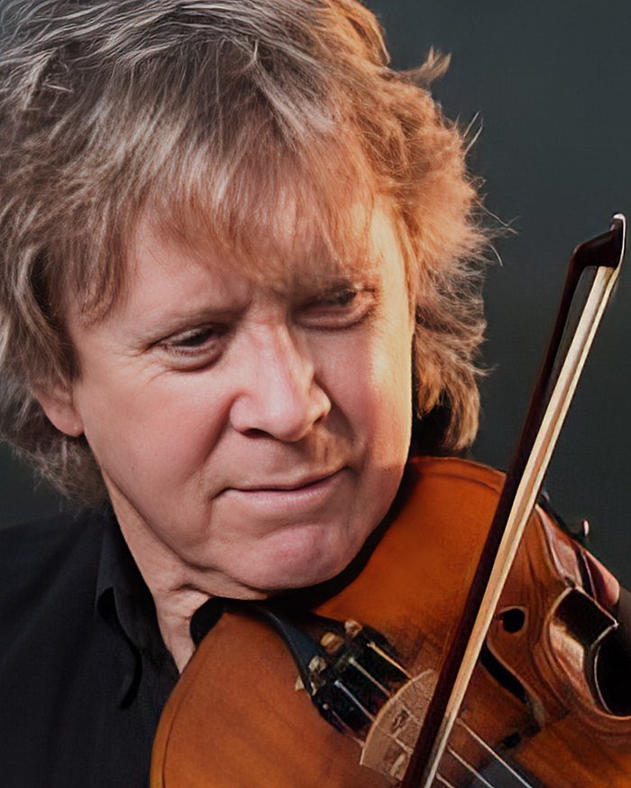 Kenny Putnam with his fiddle