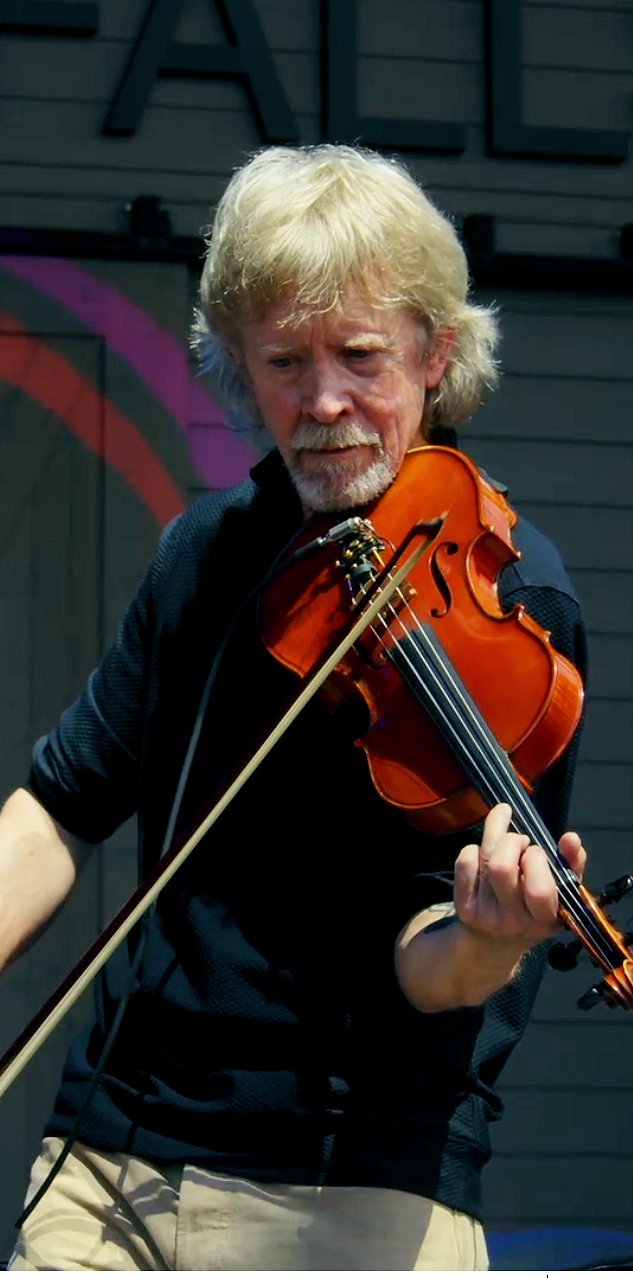 Kenny Putnam on fiddle at the Levitt